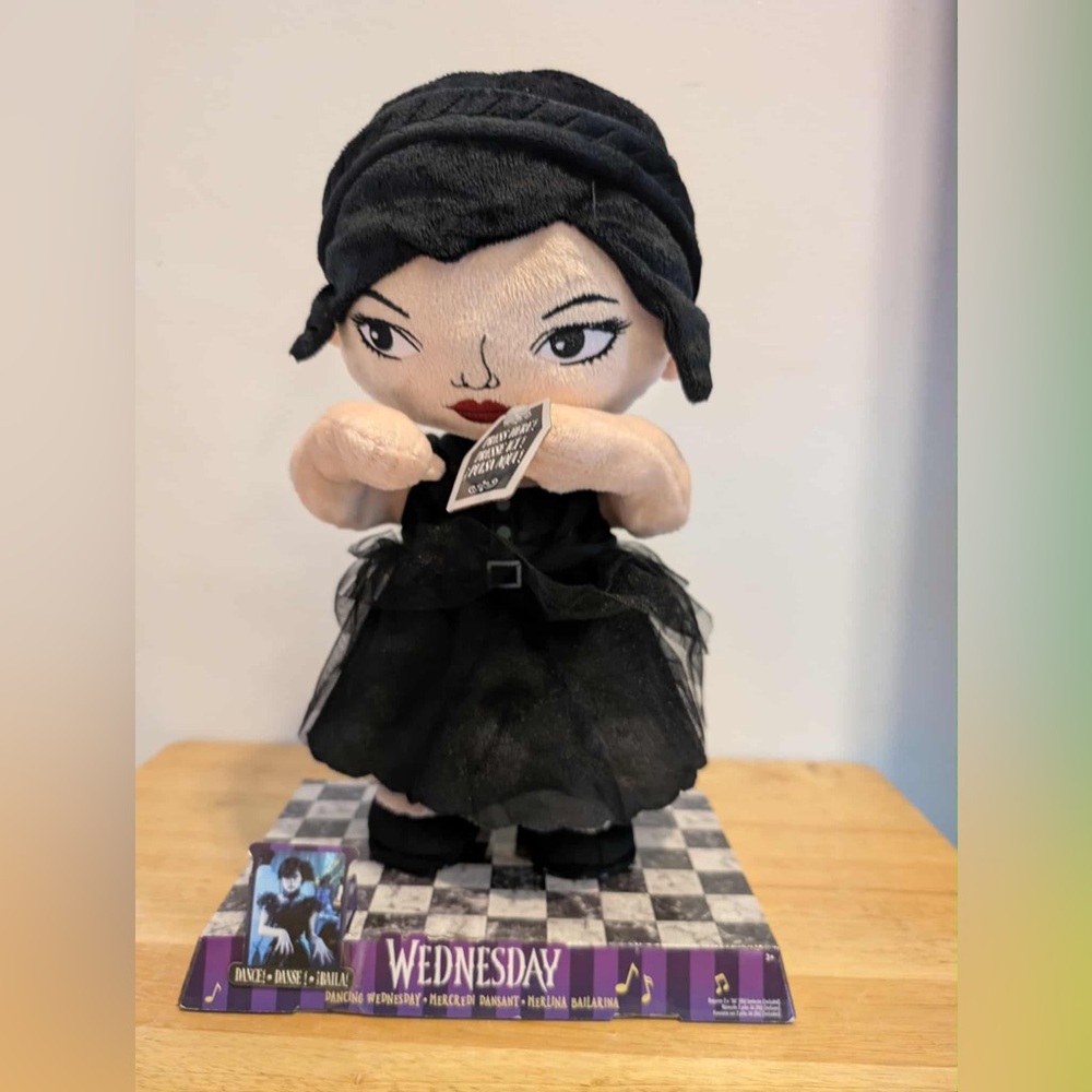 🆕 WEDNESDAY ADDAMS Dancing Wednesday Plush Doll